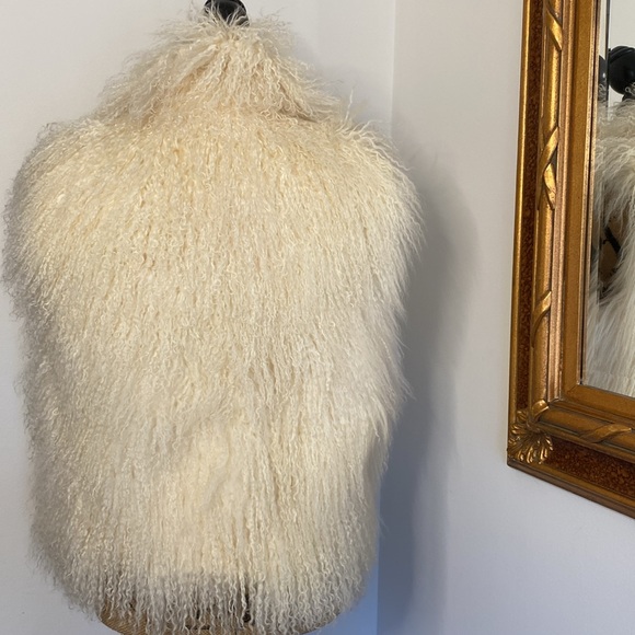 Ferrara Genuine Mongolian Lamb Fur Outdoor Cream Vest Size Small - Picture 3 of 6